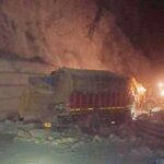 श्रीनगर जा रहा ट्रक चपेट में आया, चालक की दर्दनाक मौत