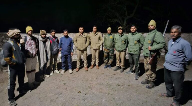 नीलकंठ से लौटते 5 युवक जंगल में भटके | राजाजी पार्क से रेस्क्यू