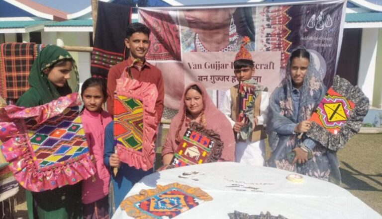 गंगा भोगपुर तल्ला में महिलाओं का स्वरोजगार मॉडल, सरकारी योजनाओं से जुड़ने की मांग