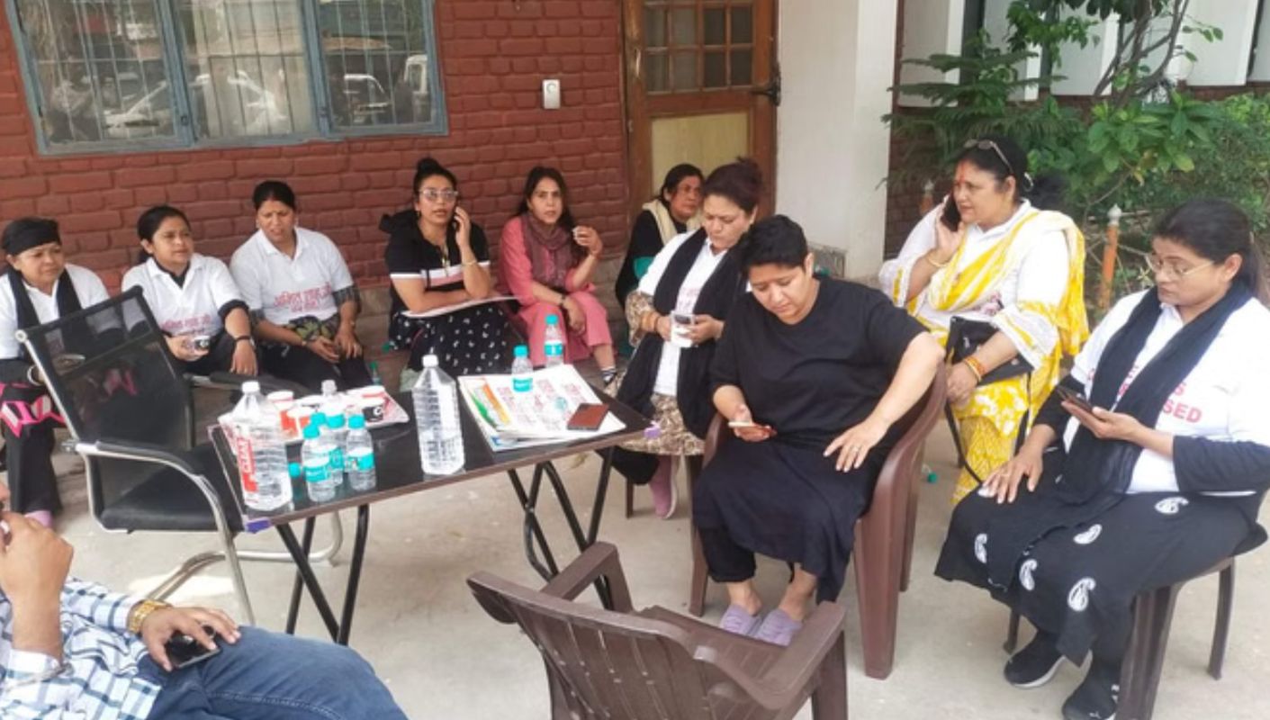 अमित शाह के दौरे के दौरान महिला कांग्रेस कार्यकर्ता हिरासत में | ऋषिकेश में पुलिस कार्रवाई