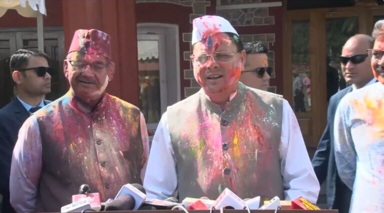 सीएम धामी पश्चिम बंगाल के लिए रवाना, भाजपा की परिवर्तन यात्रा में होंगे शामिल 7 सीएम धामी पश्चिम बंगाल रवाना | परिवर्तन यात्रा में लेंगे हिस्सा