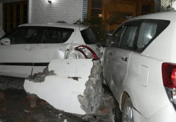 तेज रफ्तार ने ली जान, इनोवा ने सड़क पर चल रहे लोगों को कुचला