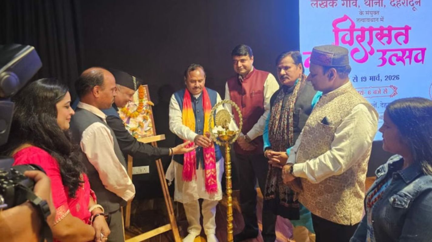 देहरादून: लेखक गांव में विरासत कला उत्सव का आगाज, कवि सम्मेलन में गूंजी कविता और व्यंग्य