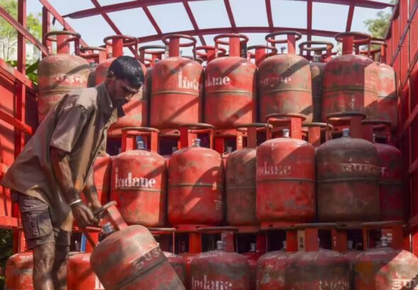 यमकेश्वर गैस एजेंसी में 288 सिलिंडर पहुंचे, उपभोक्ताओं को राहत