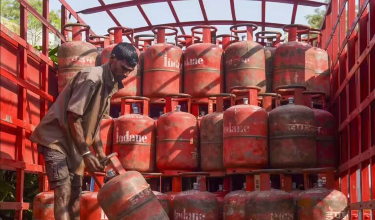 यमकेश्वर गैस एजेंसी में 288 सिलिंडर पहुंचे, उपभोक्ताओं को राहत