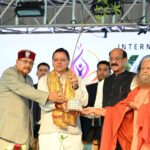 मुनि की रेती में योग महोत्सव का शुभारंभ, देश-विदेश के साधक पहुंचे